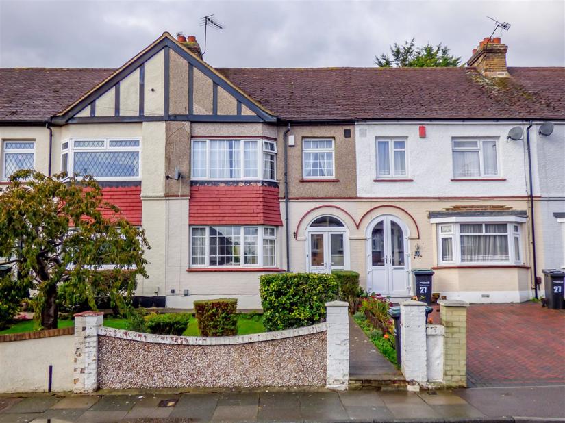 Lamorna Avenue, Gravesend, Kent - Sealeys Estate Agents Limited t/a Sealeys Walker Jarvis. North ...