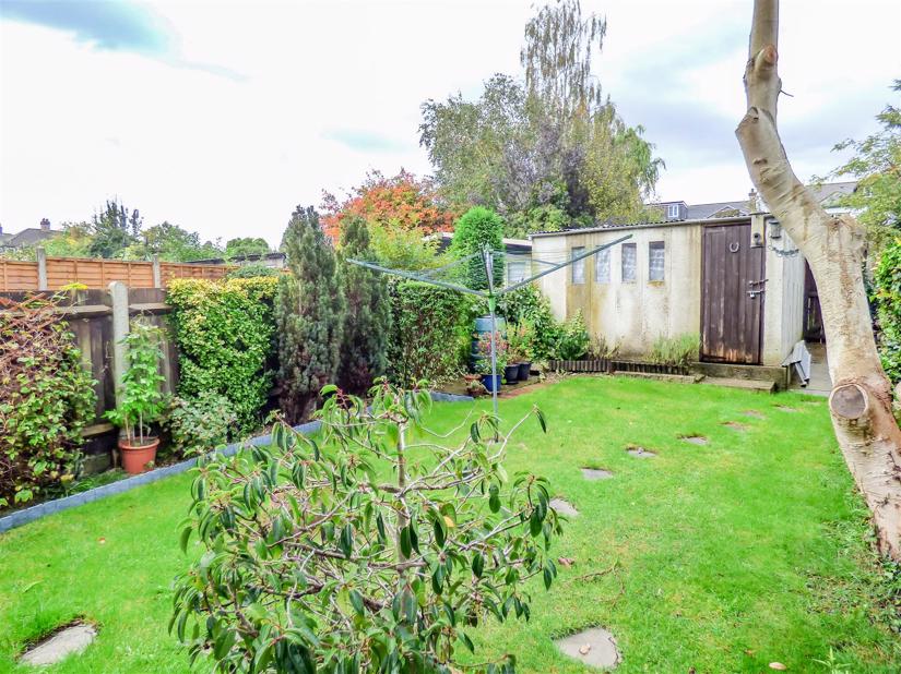 Lamorna Avenue, Gravesend, Kent Sealeys Estate Agents Limited t/a