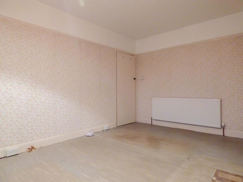 Gatwick Road, Gravesend, Kent Sealeys Estate Agents Limited t/a