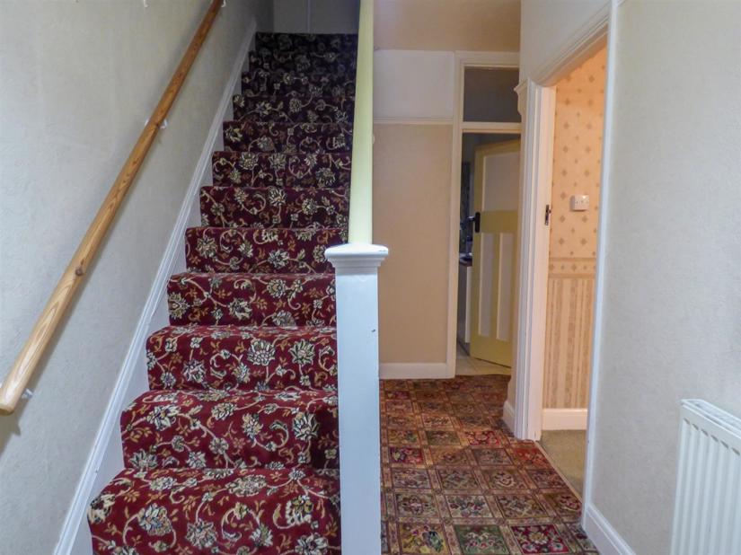 Gatwick Road, Gravesend, Kent Sealeys Estate Agents Limited t/a