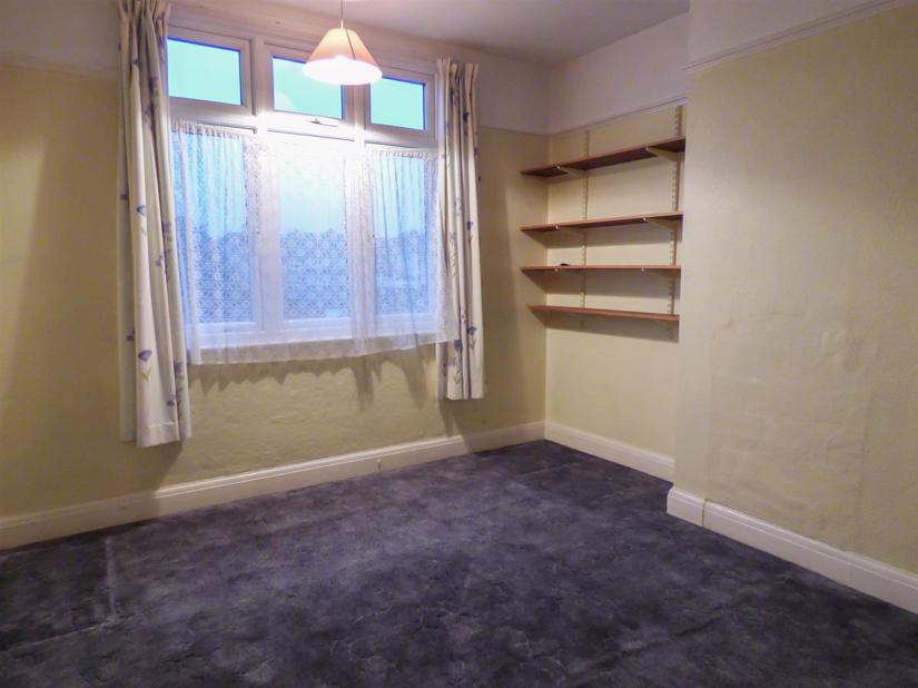 Gatwick Road, Gravesend, Kent Sealeys Estate Agents Limited t/a