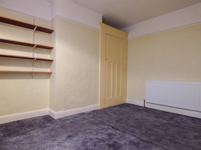 Gatwick Road, Gravesend, Kent Sealeys Estate Agents Limited t/a