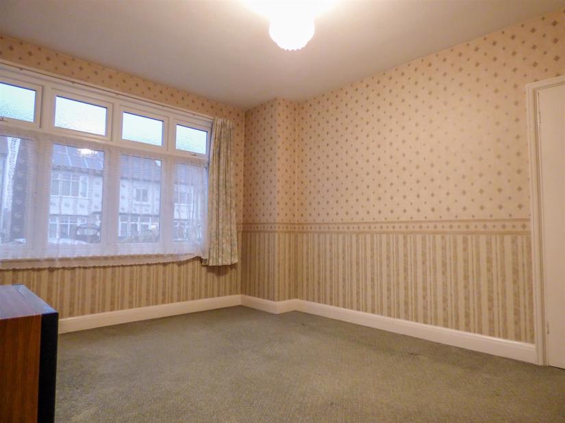 Gatwick Road, Gravesend, Kent Sealeys Estate Agents Limited t/a