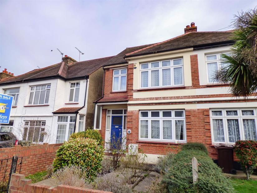 Gatwick Road, Gravesend, Kent Sealeys Estate Agents Limited t/a