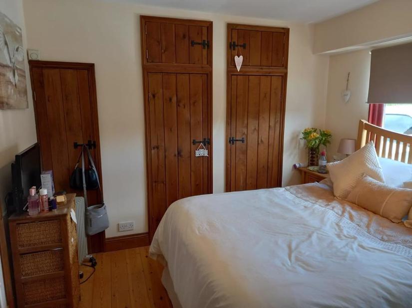 New Street Road, Meopham, Kent Sealeys Estate Agents Limited t/a