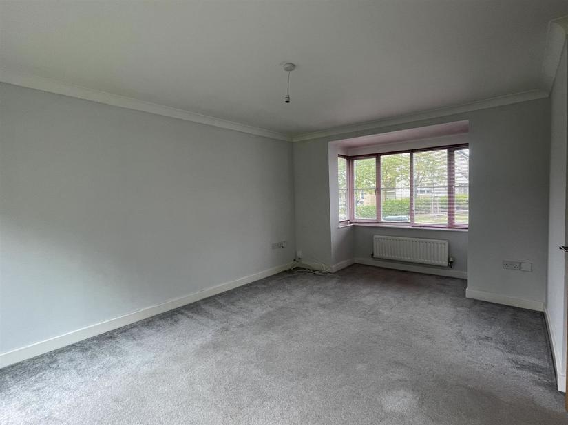 Mermaid Close, Gravesend, Kent Sealeys Estate Agents Limited t/a