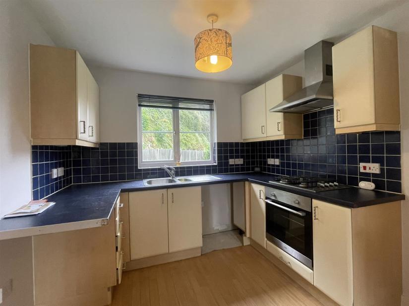 Mermaid Close, Gravesend, Kent Sealeys Estate Agents Limited t/a