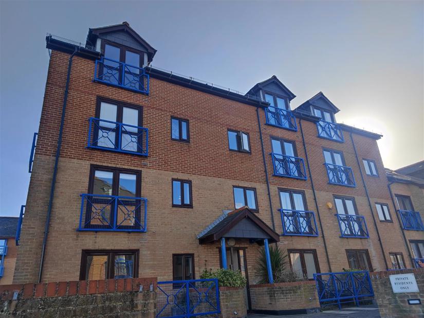 Crawley Court, West Street, Gravesend Sealeys Estate Agents Limited t