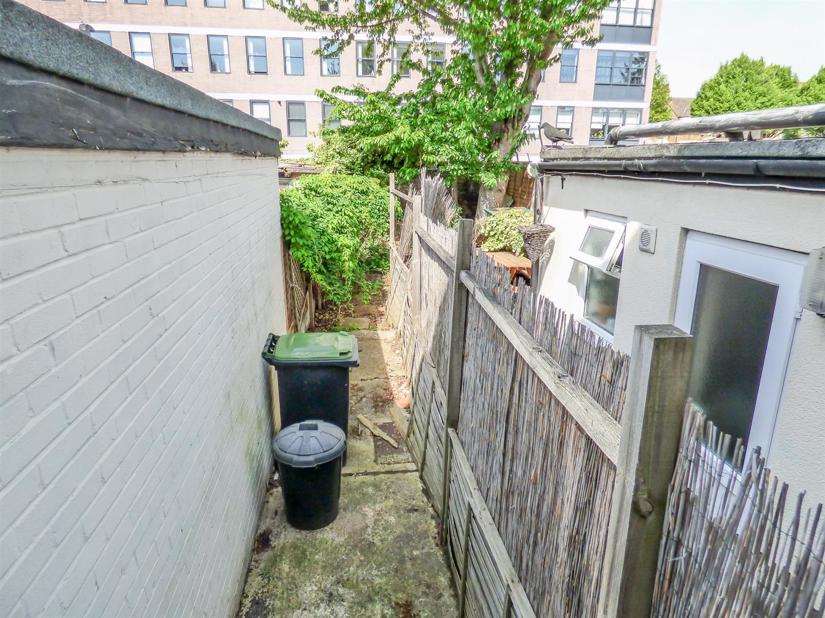 Peacock Street, Gravesend Sealeys Estate Agents Limited t/a Sealeys